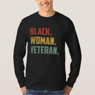 黒人女性退役軍人誇りを持ったメスUS獣医軍隊V Tシャツ