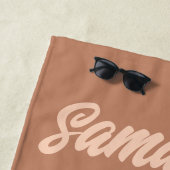 黒人女性，白ビキニ，ビーチ準備完了 ビーチタオル (インサイチュ)