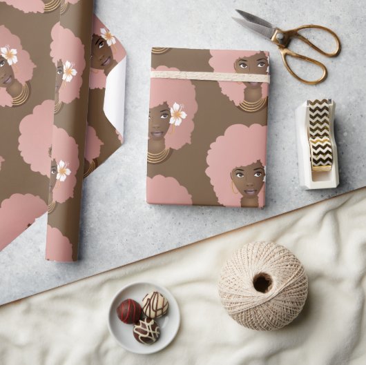 黒人女性、花とピンクのアフロブラウン ラッピングペーパー (クラフト)