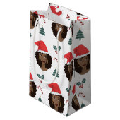 黒人女性，赤いサンタハット，クリスマスパターン スモールペーパーバッグ (正面アングル)