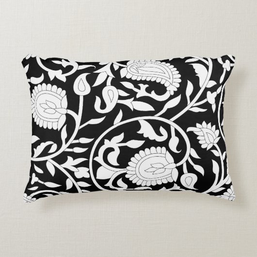 黒伝統的とwhのインディアンペイズリーパターン アクセントクッション (正面)