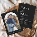 黒写真エレガントミニマルな日付保存 セーブザデート<br><div class="desc">の結婚黒写真が前面にある日付カードを保存する。Save the Dateカードには手で書いたモダン草書タイポグラフィが含まれエレガント、シンプルとミニマルモダンムな結婚式の日のお祝いの後に使用すシンプルる。</div>