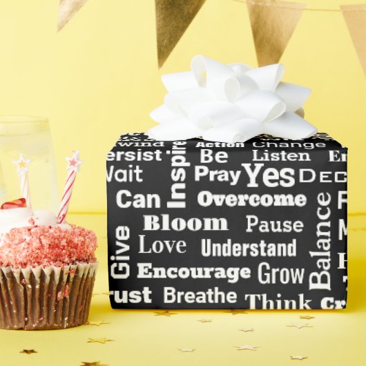 黒前向きのワードクラウド ラッピングペーパー (誕生日パーティー)