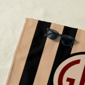 黒及びタンの小屋のあなたのモノグラムは縞で飾ります ビーチタオル (インサイチュ)