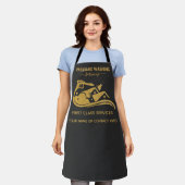 黒及び金ゴールドの圧力洗浄力洗浄窓 エプロン (着用した状態)