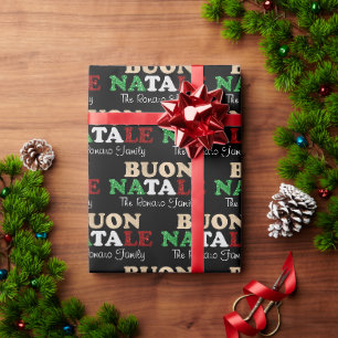 黒地にイタリア風クリスマスデザインの「Buon Natale Family Name」 ラッピングペーパー