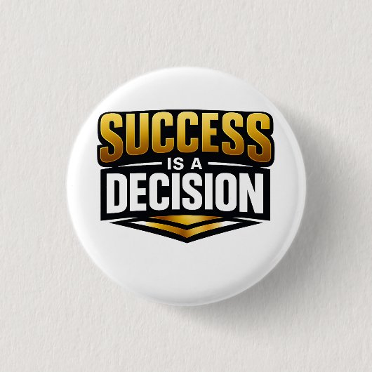 黒地にゴールドのタイポグラフィ「SUCCESS」 缶バッジ (正面)