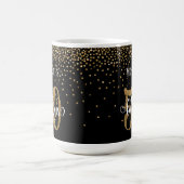 黒地にゴールドの紙吹雪と「50 & Fabulous」 コーヒーマグカップ (中央)
