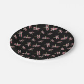 黒地にピンクのダンゴムシの舞う模様 ペーパープレート (アングル)