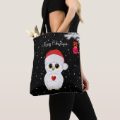 黒地にホワイトクリスマスふくろう トートバッグ (クローズアップ)