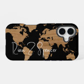 黒地に名前入り世界地図 iPhone 16ケース (裏面横)