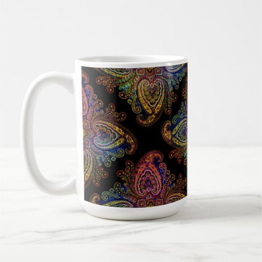 黒地に描かれた美しいペイズリー コーヒーマグカップ (左)