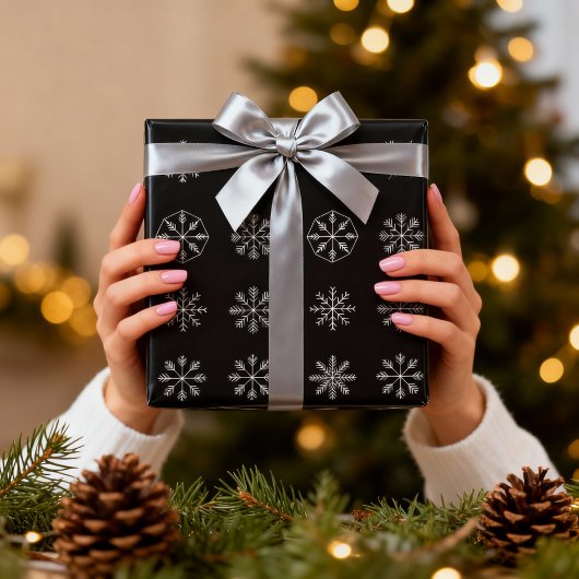黒地に白い雪の結晶 クリスマス包装 ラッピングペーパー
