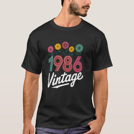 黒地に白プリント Tシャツ (正面)