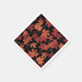 黒地に紅葉したカエデの葉 スタンダードカクテルナプキン (角)