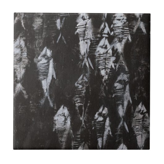 黒地に見える白身化石 タイル (正面)