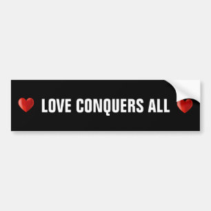 黒地に赤いハートと"Love Conquers All"の文字 バンパーステッカー