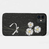 黒地に雨滴のある白いデイジー Case-Mate iPhoneケース (裏面(横))