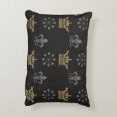 黒壁紙の金の冠、継ぎ目のない模様 アクセントクッション (裏面(縦))