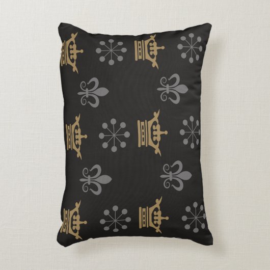 黒壁紙の金の冠、継ぎ目のない模様 アクセントクッション (正面(垂直))