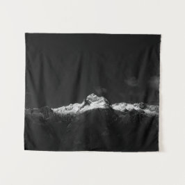 黒威厳のあると白の山トリグラフ タペストリー