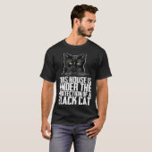 黒子猫 黒猫の母 黒父 Tシャツ (正面フル)