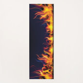 黒実在の背景に火を放つ ヨガマット (正面)
