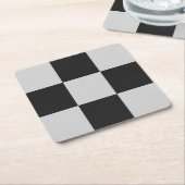 黒市松模様に白の正方形またはカスタム スクエアペーパーコースター (アングル)
