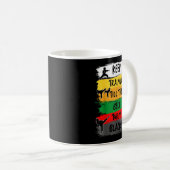 黒帯になるまでトレーニングを続ける女の子 コーヒーマグカップ (正面右)
