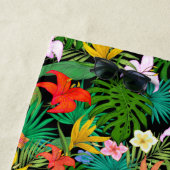 黒数々の色の花とパーム葉の花 ビーチタオル (インサイチュ)