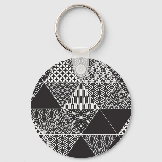 黒日本の色と白の三角形パターン キーホルダー (正面)