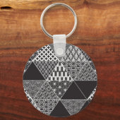 黒日本の色と白の三角形パターン キーホルダー (正面)