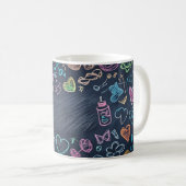 黒板とチョークの背景。子供っぽいスタイル コーヒーマグカップ (正面右)