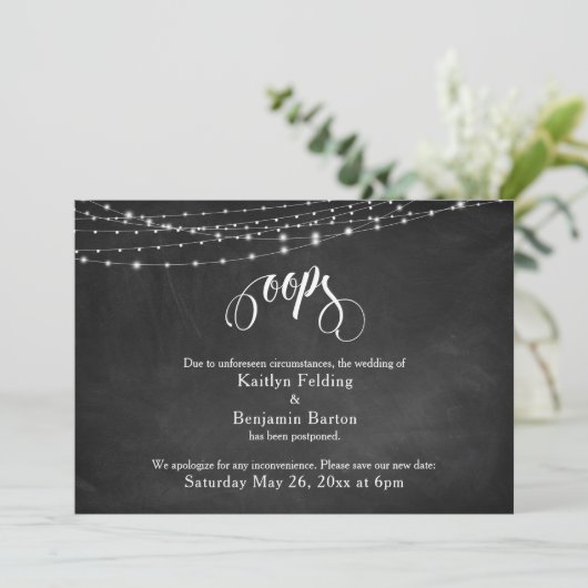 黒板とライトが結婚ユーモア"Oops" 招待状 (スタンド正面)