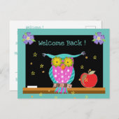 黒板とリンゴを持つフクロウ ポストカード (正面/裏面)