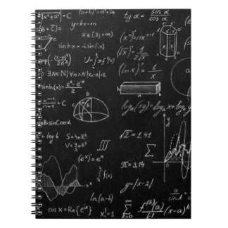 黒板に科学の公式が記され ノートブック