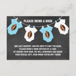 黒板のフットボールは本のベビーシャワーを持って来ます エンクロージャーカード