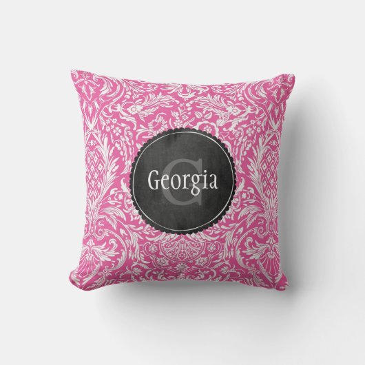 黒板のモノグラムが付いているピンクのダマスク織パターン クッション (正面)