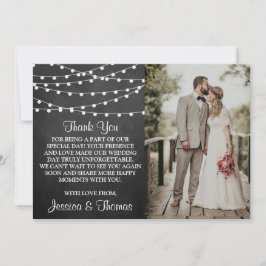 黒板の上に糸が結婚灯る サンキューカード