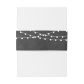 黒板の上に糸が結婚灯る 招待状ベリーバンド (裏面例)