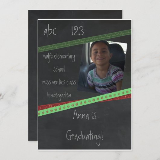 黒板の幼稚園か幼稚園の招待状 招待状 (正面/裏面)