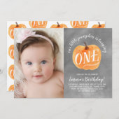 黒板の秋のカボチャ秋の最初誕生日 招待状 (正面/裏面)