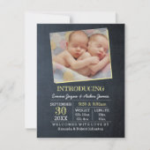 黒板の黄色い双生児の写真の誕生の発表 案内状 (正面)