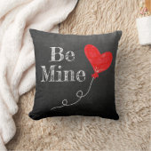 黒板は鉱山の赤いハートの気球の装飾用クッションです クッション (ブランケット)