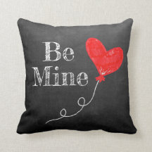 黒板は鉱山の赤いハートの気球の装飾用クッションです