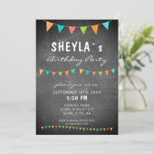 黒板カラフルバンティンフラッグスバースデーパーティー 招待状 (スタンド正面)