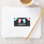 黒板ジェンダーがパーティーの赤ちゃんシャワーを明かす ラベル (インサイチュ)