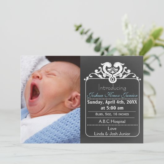 黒板ブルー新生児写真の発表 案内状 (スタンド正面)