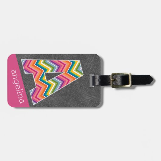 黒板モノグラム文字Aと明るい山形シボロン ラゲッジタグ (正面横)