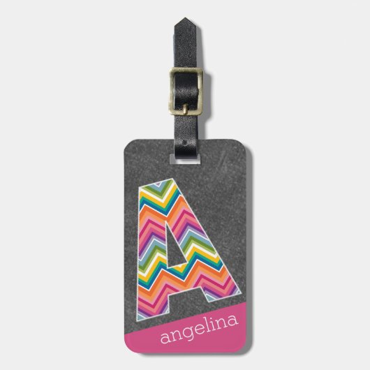 黒板モノグラム文字Aと明るい山形シボロン ラゲッジタグ (正面縦)